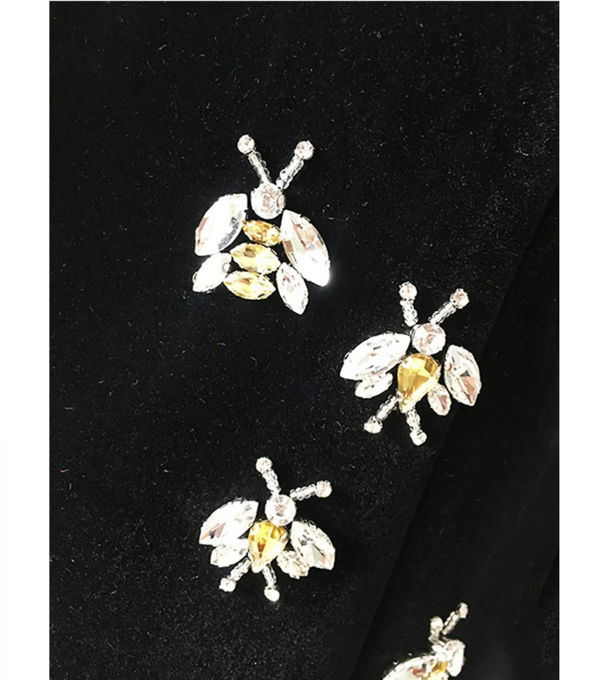 2022 Top Fashion Womens High Street Luxury Blazer in velluto nero con intaglio Animal Bee Beading Fit Blazer Coatblazers
