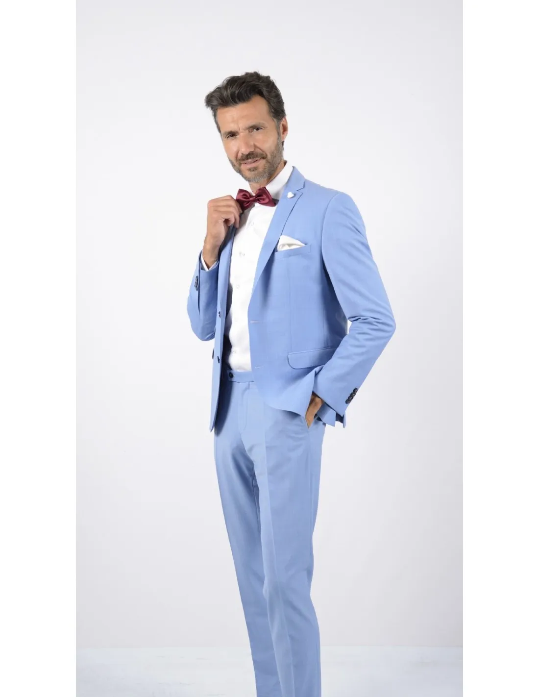 Abito azzurro in fresco lana