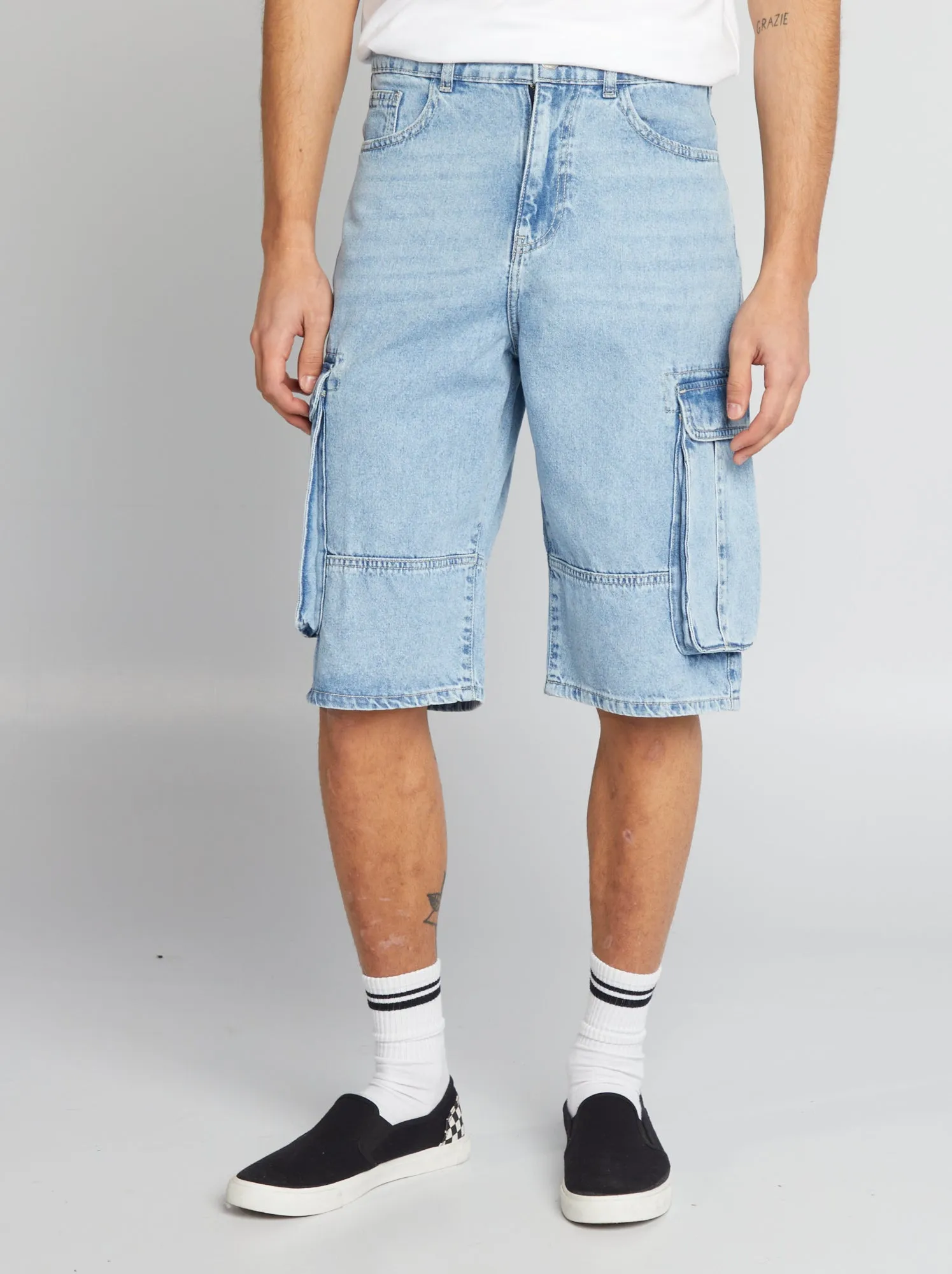 Bermuda con tasche sui lati - BLU