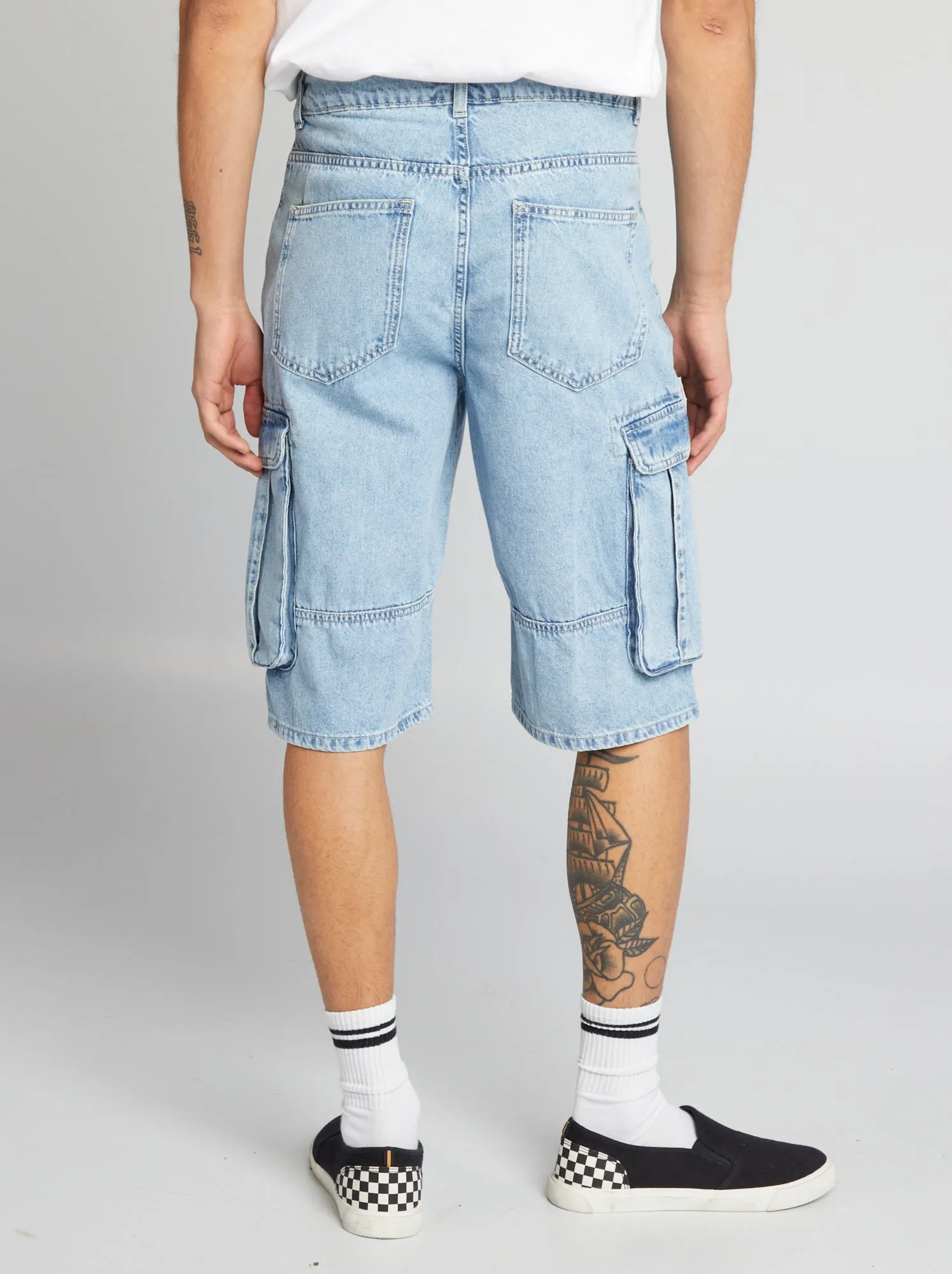 Bermuda con tasche sui lati - BLU