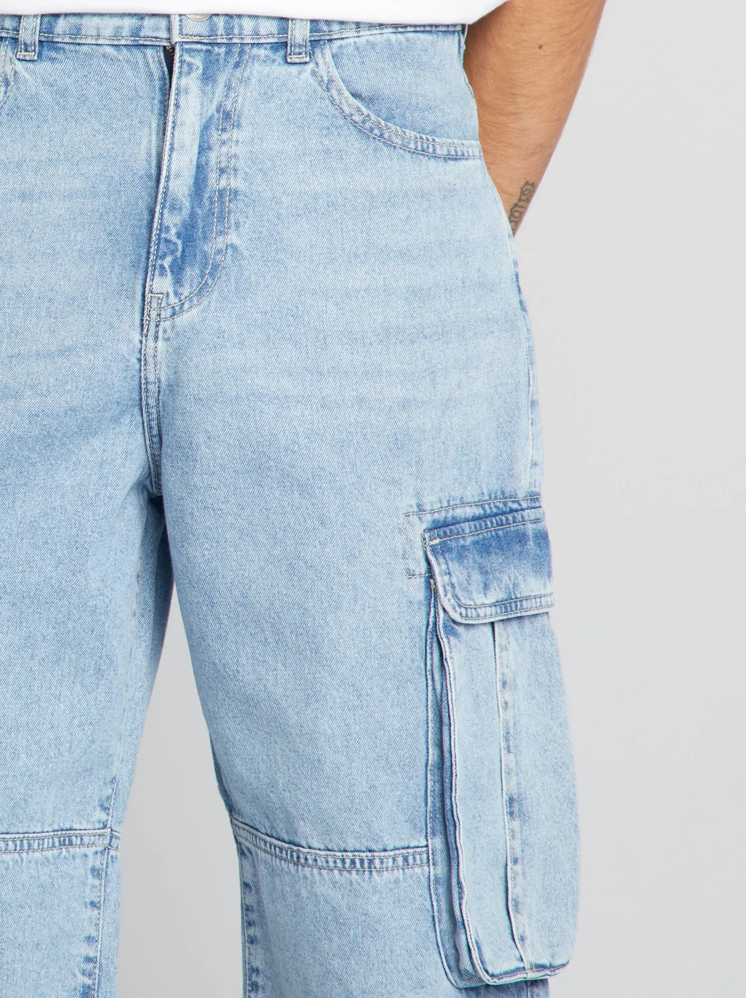 Bermuda con tasche sui lati - BLU