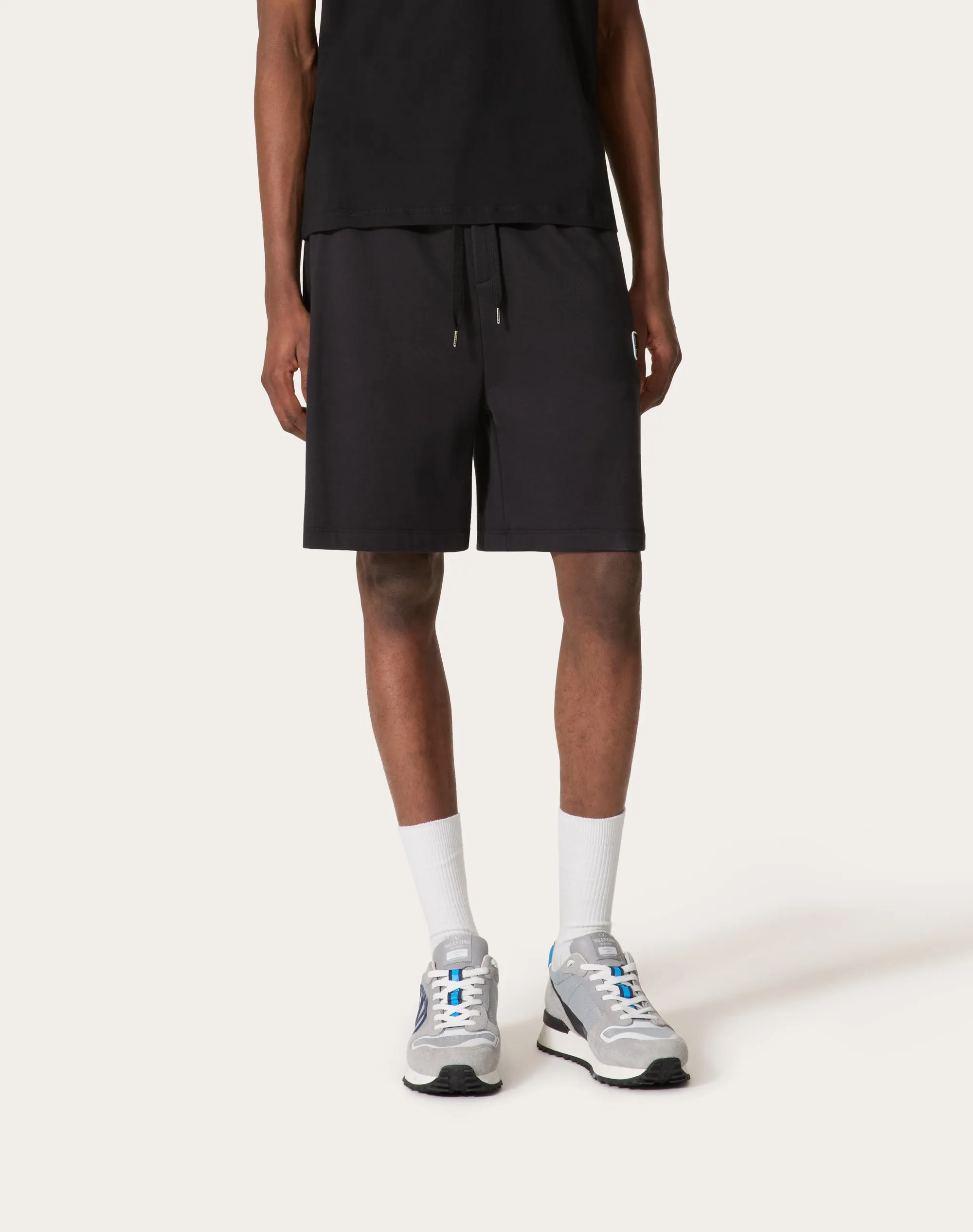 BERMUDA IN COTONE TECNICO CON PATCH VLOGO SIGNATURE