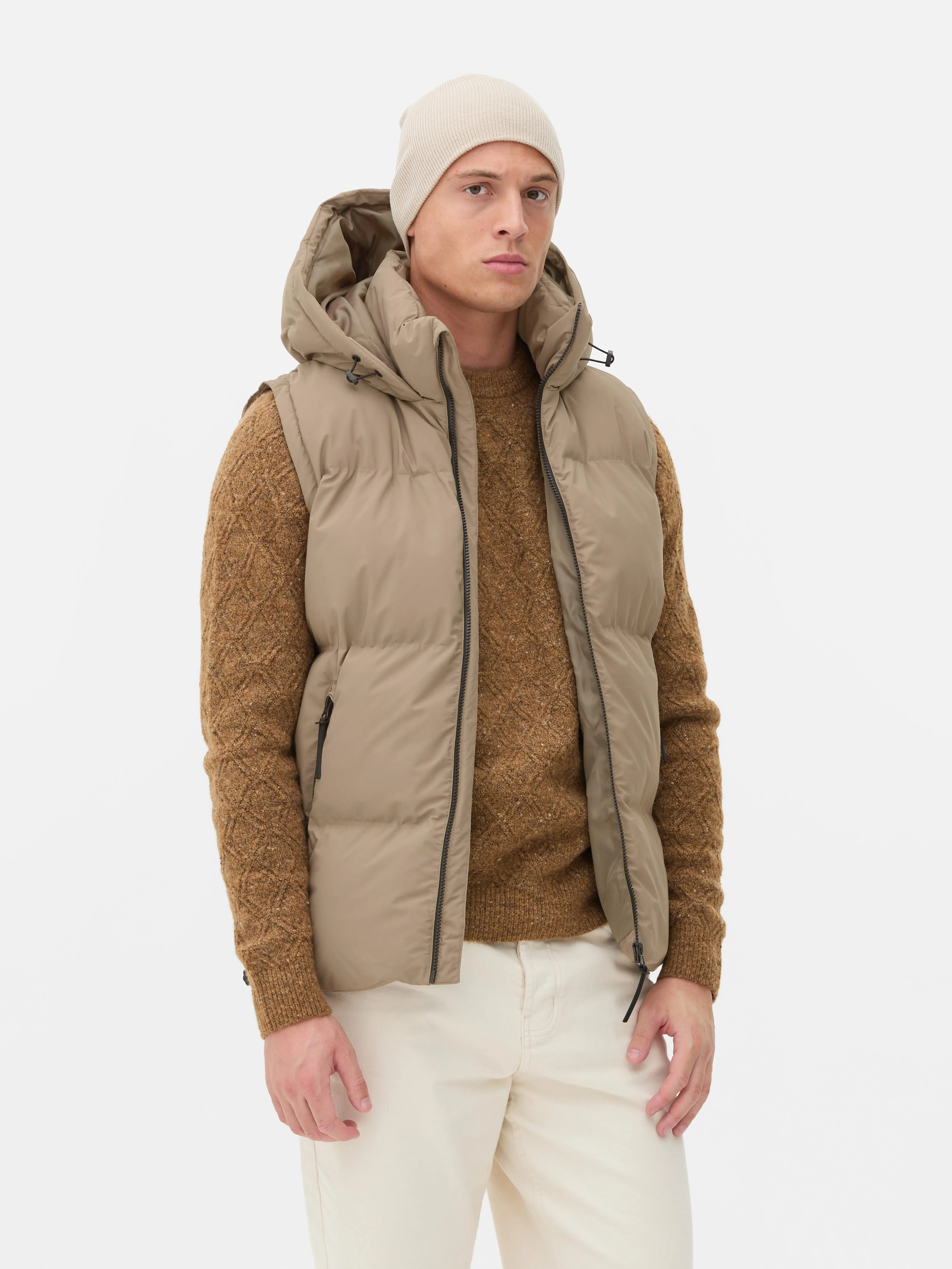 Gilet imbottito con cappuccio