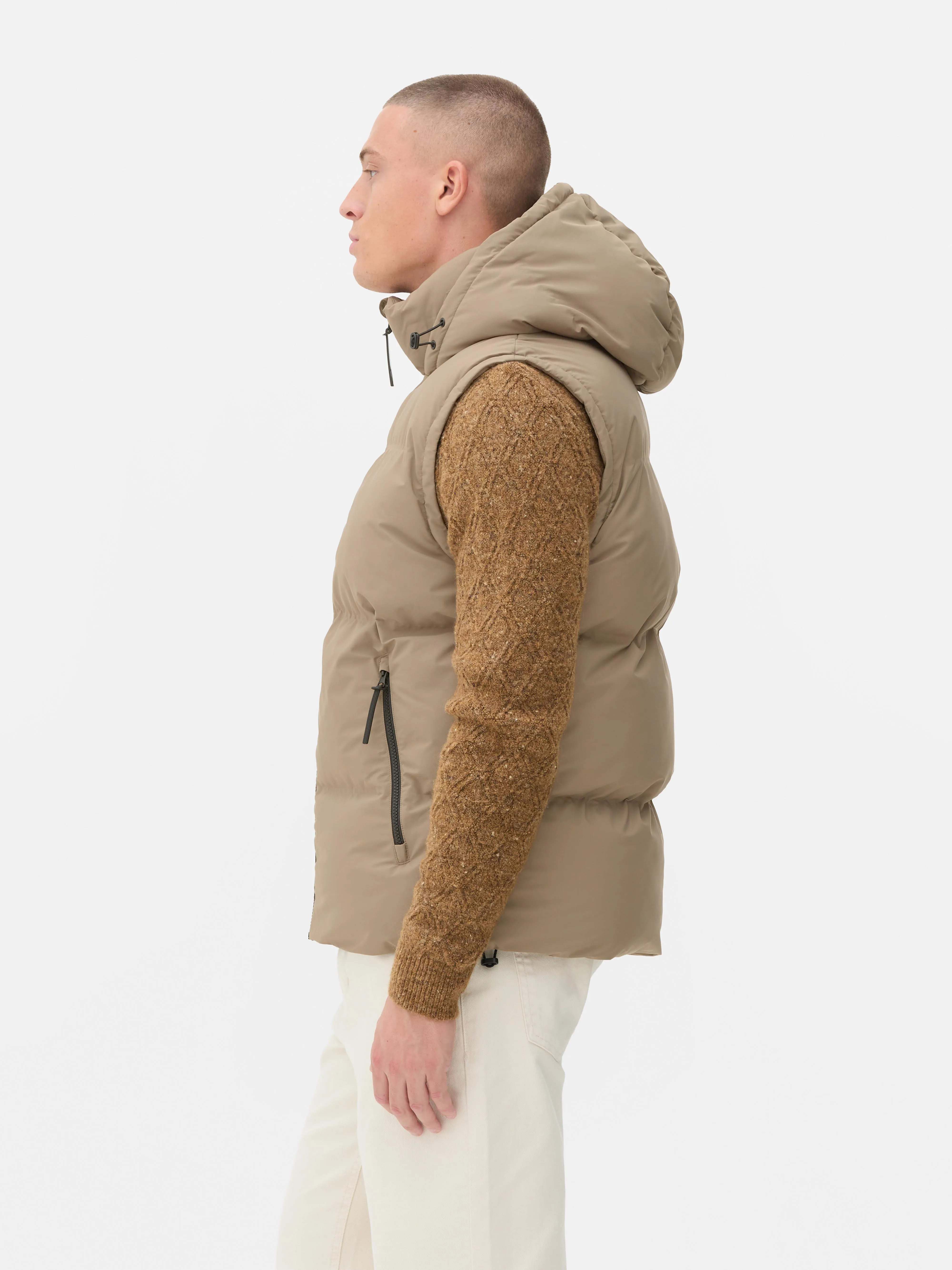 Gilet imbottito con cappuccio