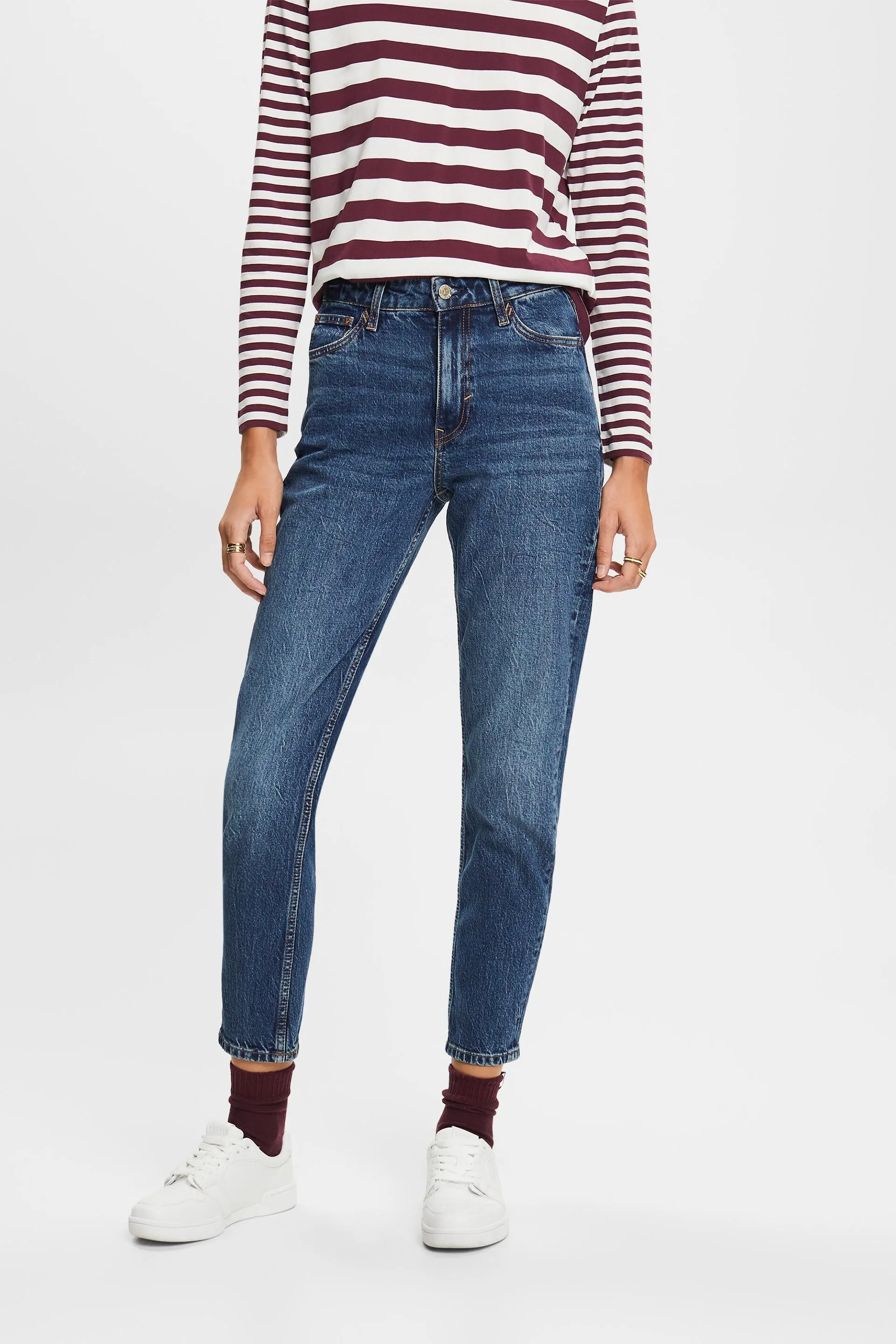 Jeans retrò dal taglio classico a vita alta
