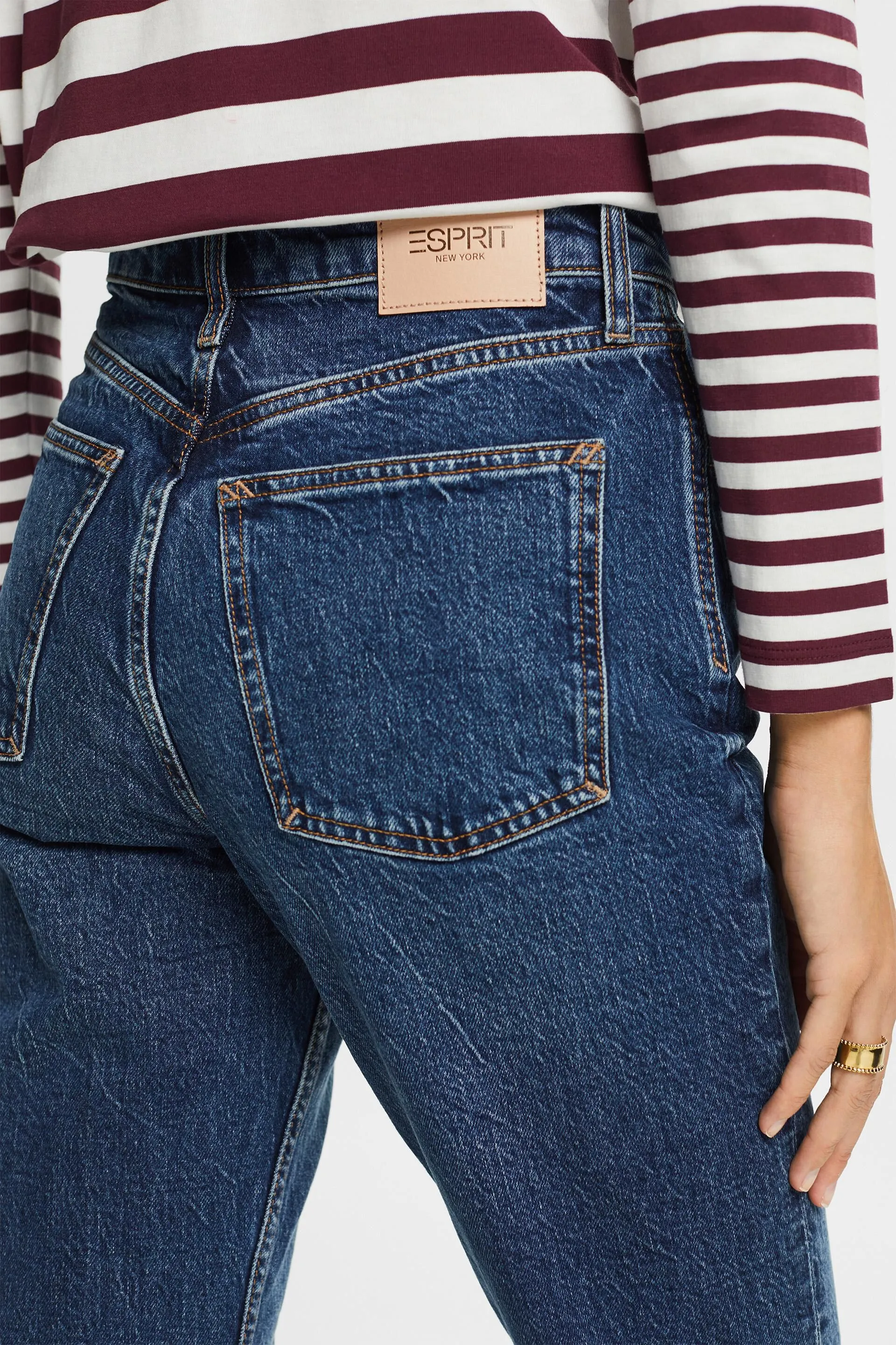 Jeans retrò dal taglio classico a vita alta