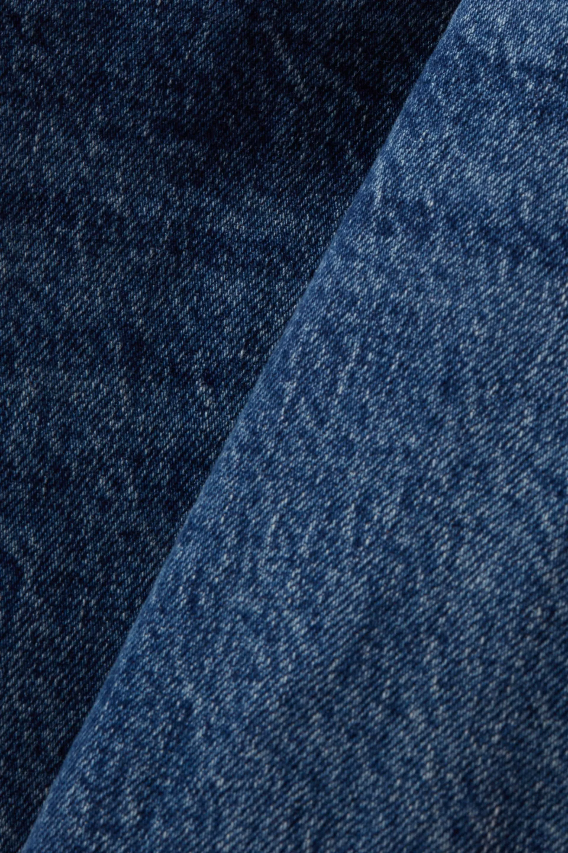 Jeans retrò dal taglio classico a vita alta