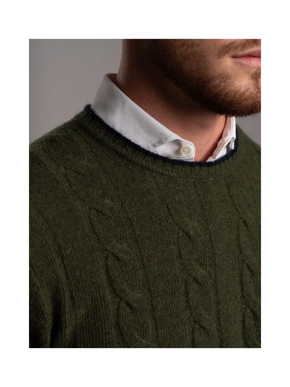 Maglia girocollo uomo a trecce con contrasto collo e polsi