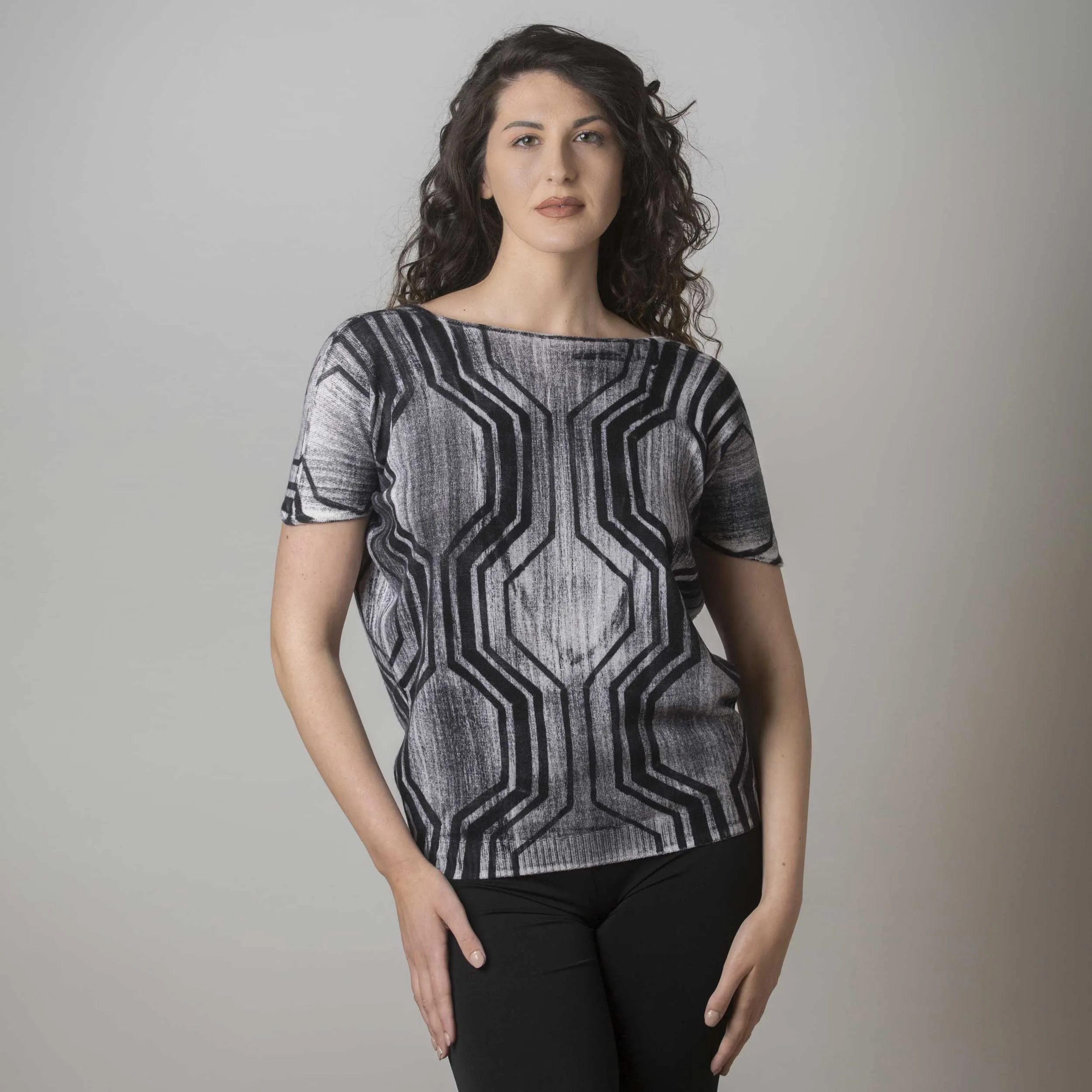 Maglia in Cashmere e Seta Scollo a V Profondo Geometric
