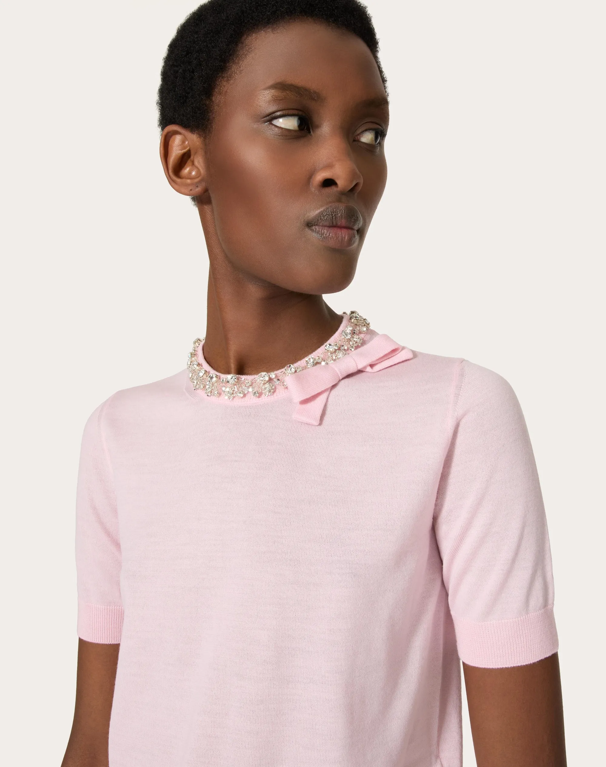 MAGLIA IN LANA RICAMATA