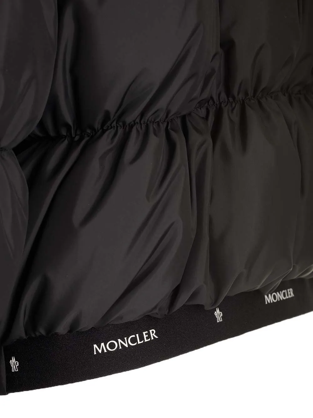   Moncler  Piumino corto 