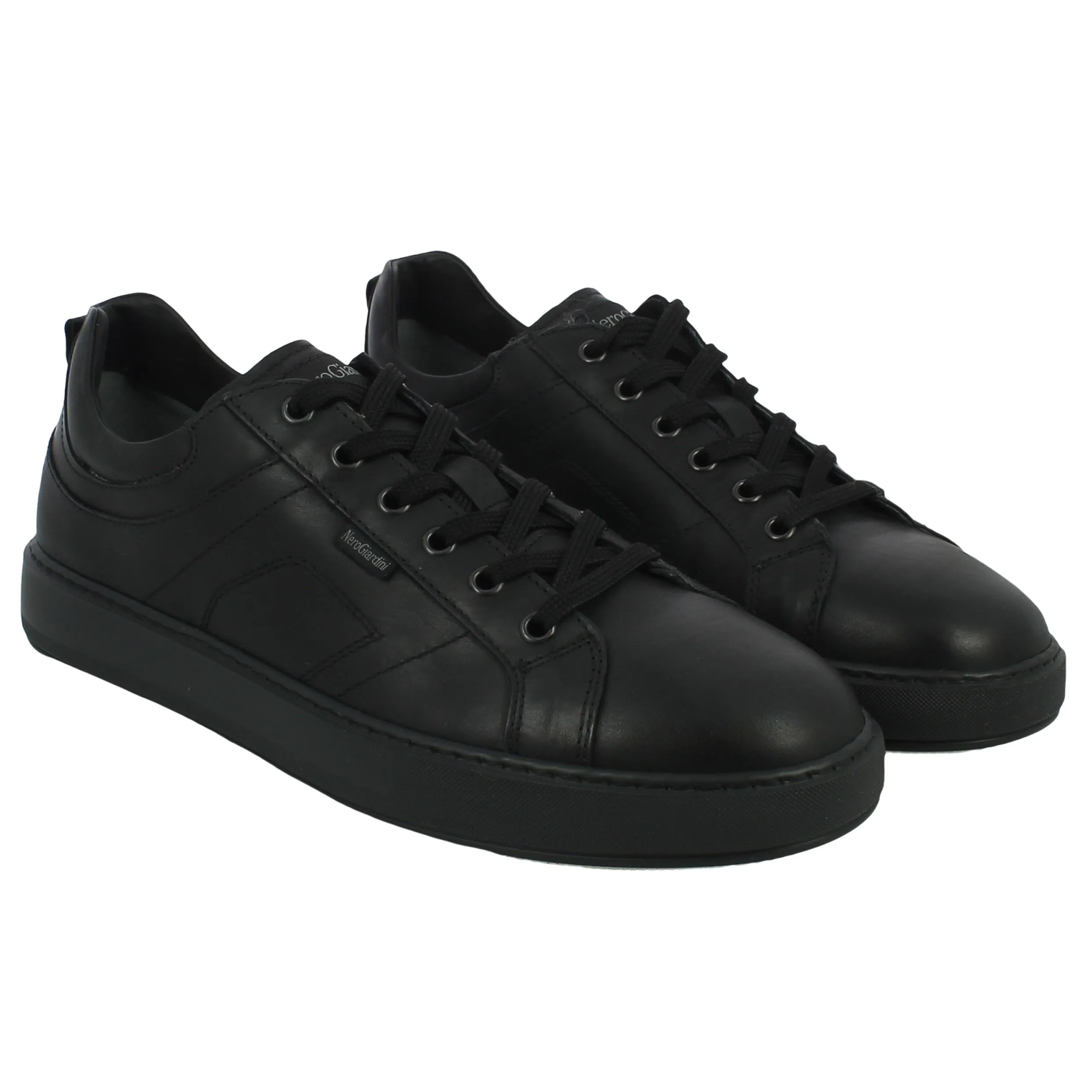 NeroGiardini  Sneaker in pelle nera 