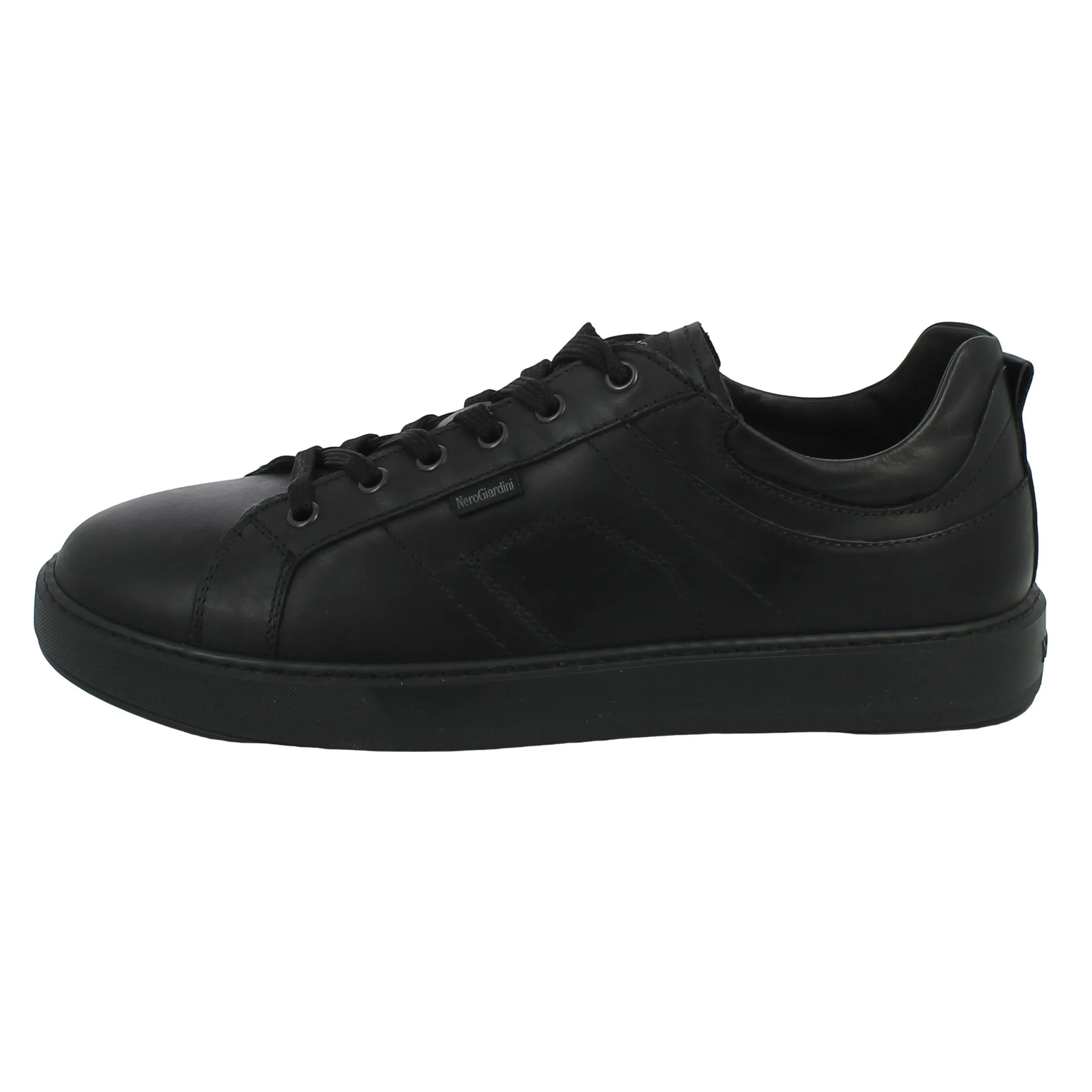 NeroGiardini  Sneaker in pelle nera 