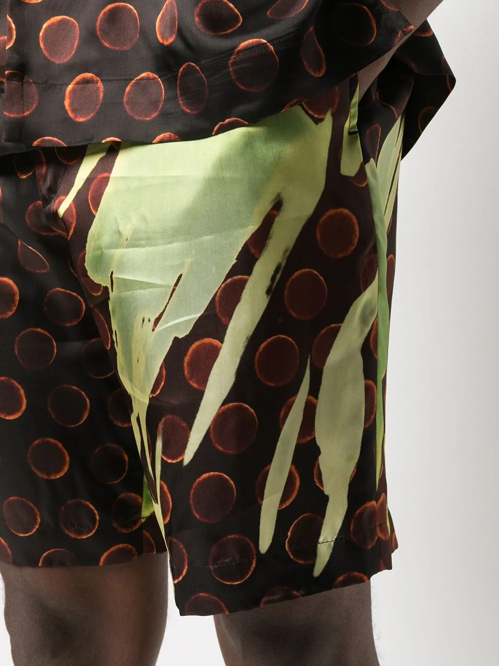 Pantalone corto con elastico