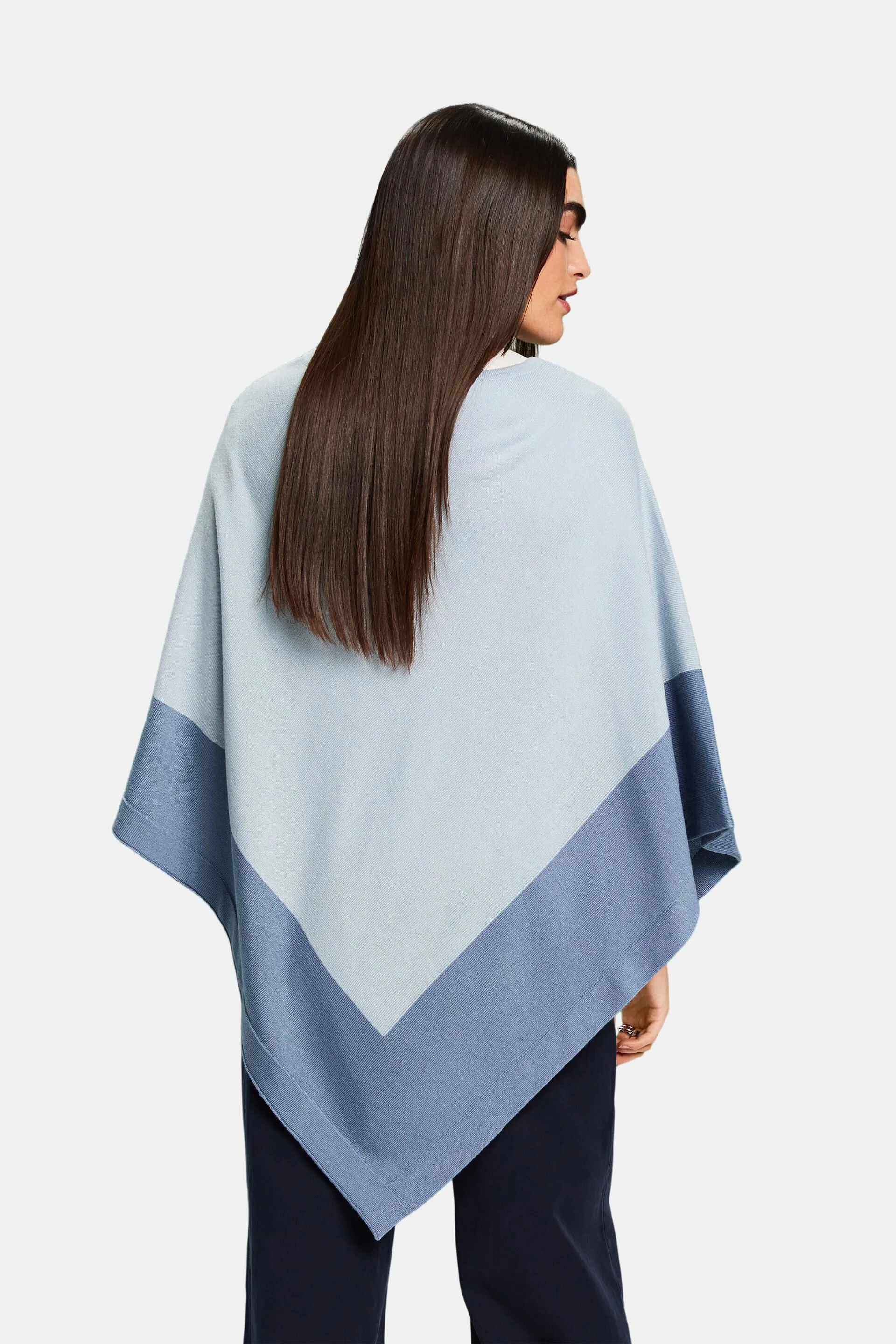 Poncho con fondo a fazzoletto
