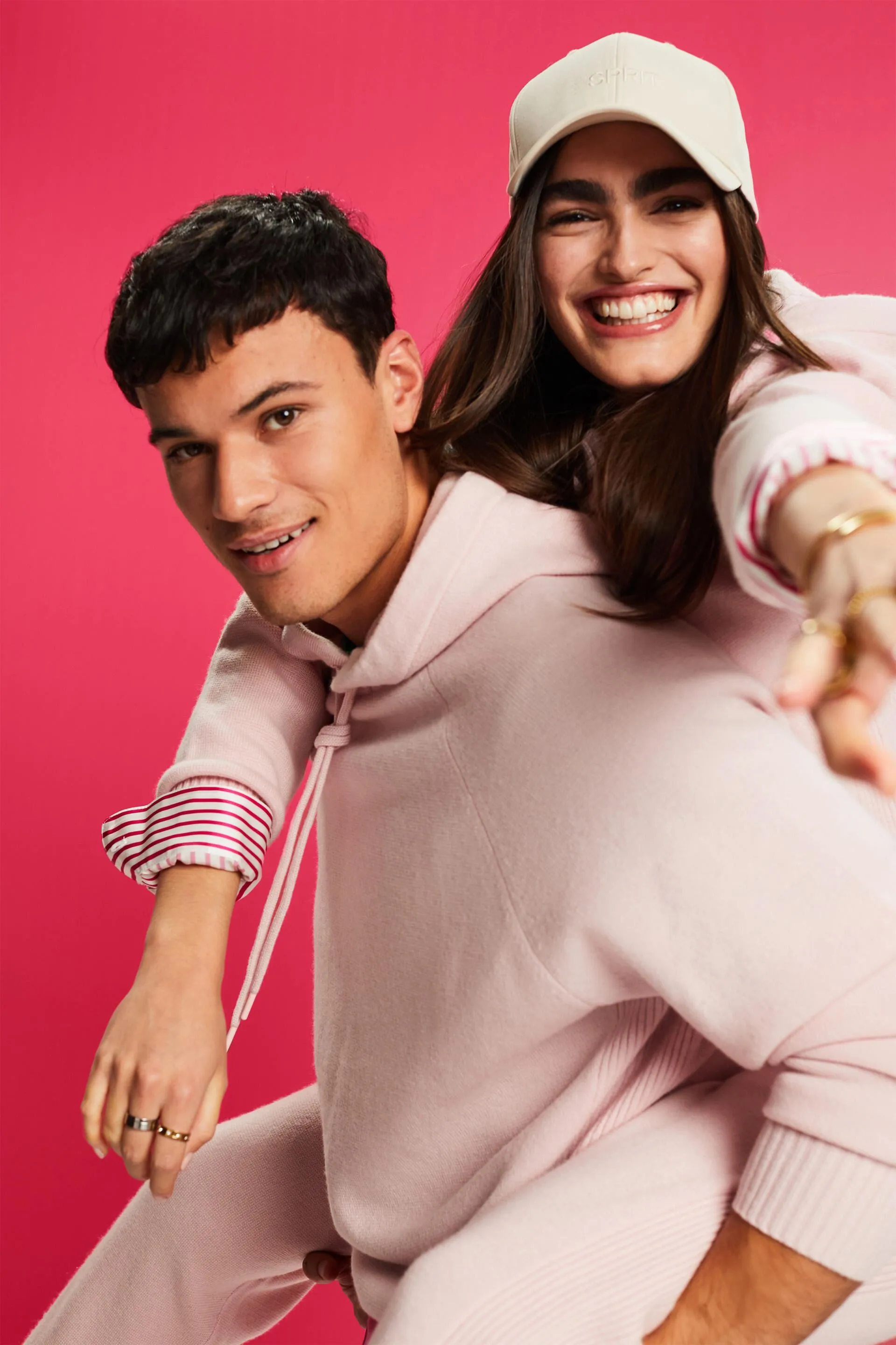 Pullover unisex con cappuccio, lavorato a maglia con lana e cashmere