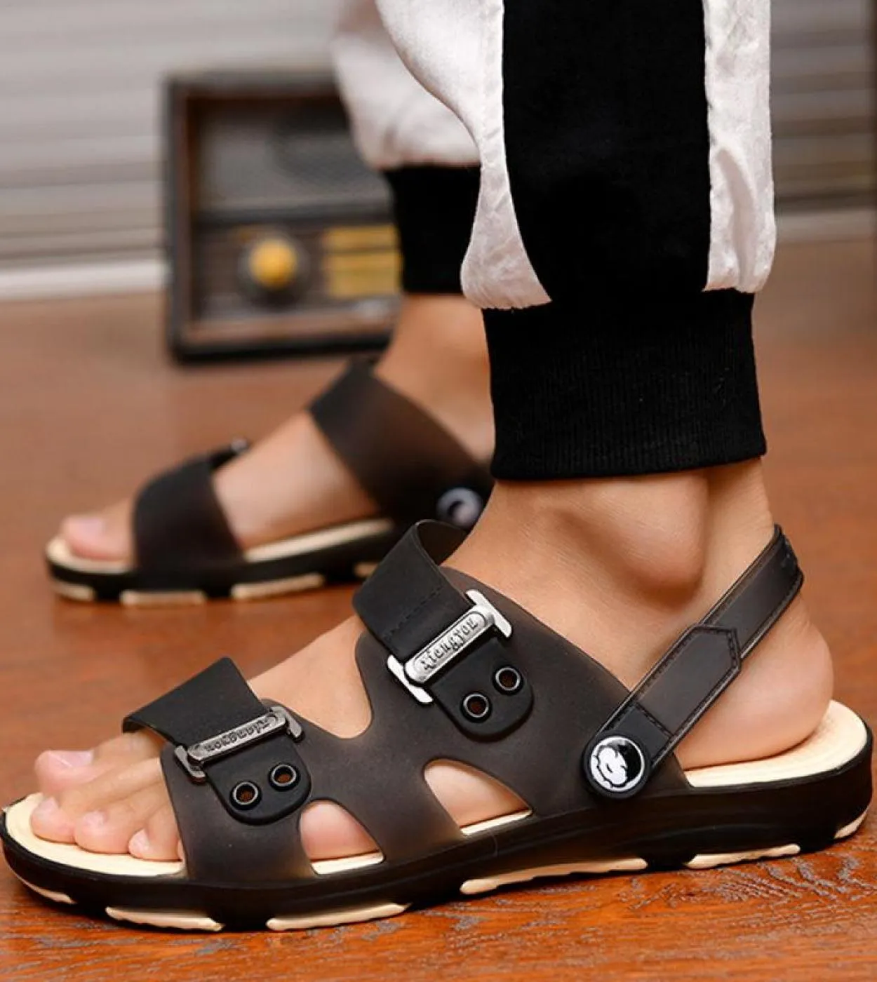 Sandali per uomo Scarpe firmate Pantofole da spiaggia estive Moda antiscivolo Scarpe casual durevoli Gladiatore Zapatos Eva
