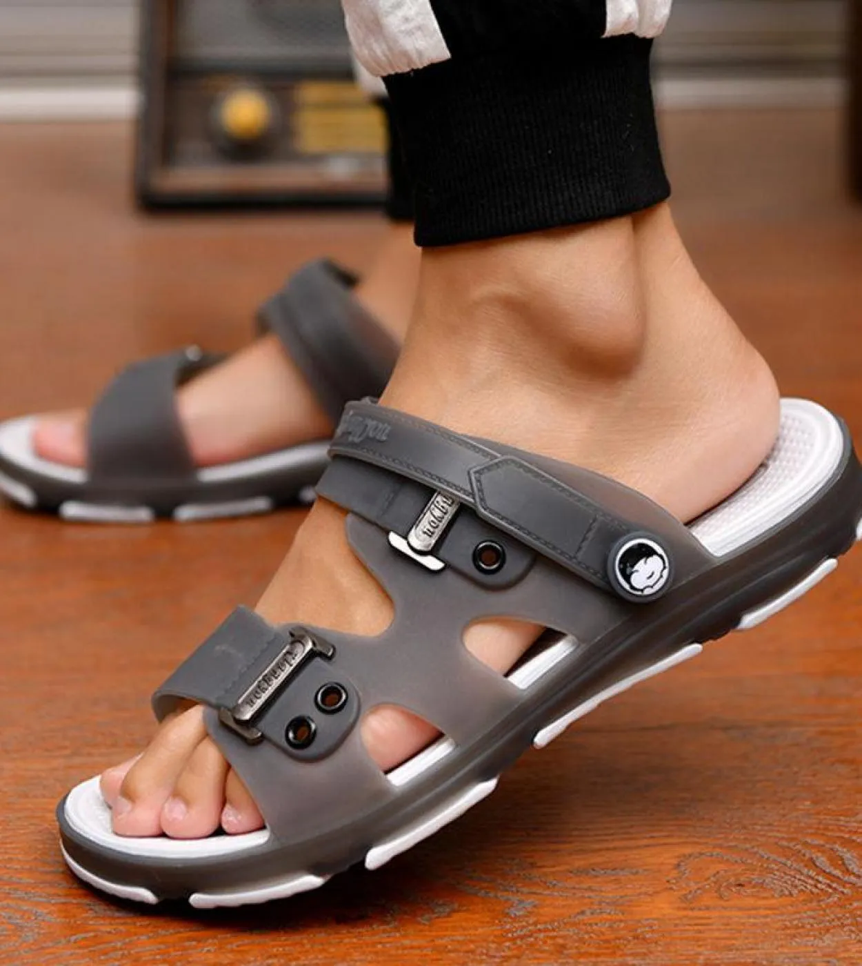 Sandali per uomo Scarpe firmate Pantofole da spiaggia estive Moda antiscivolo Scarpe casual durevoli Gladiatore Zapatos Eva