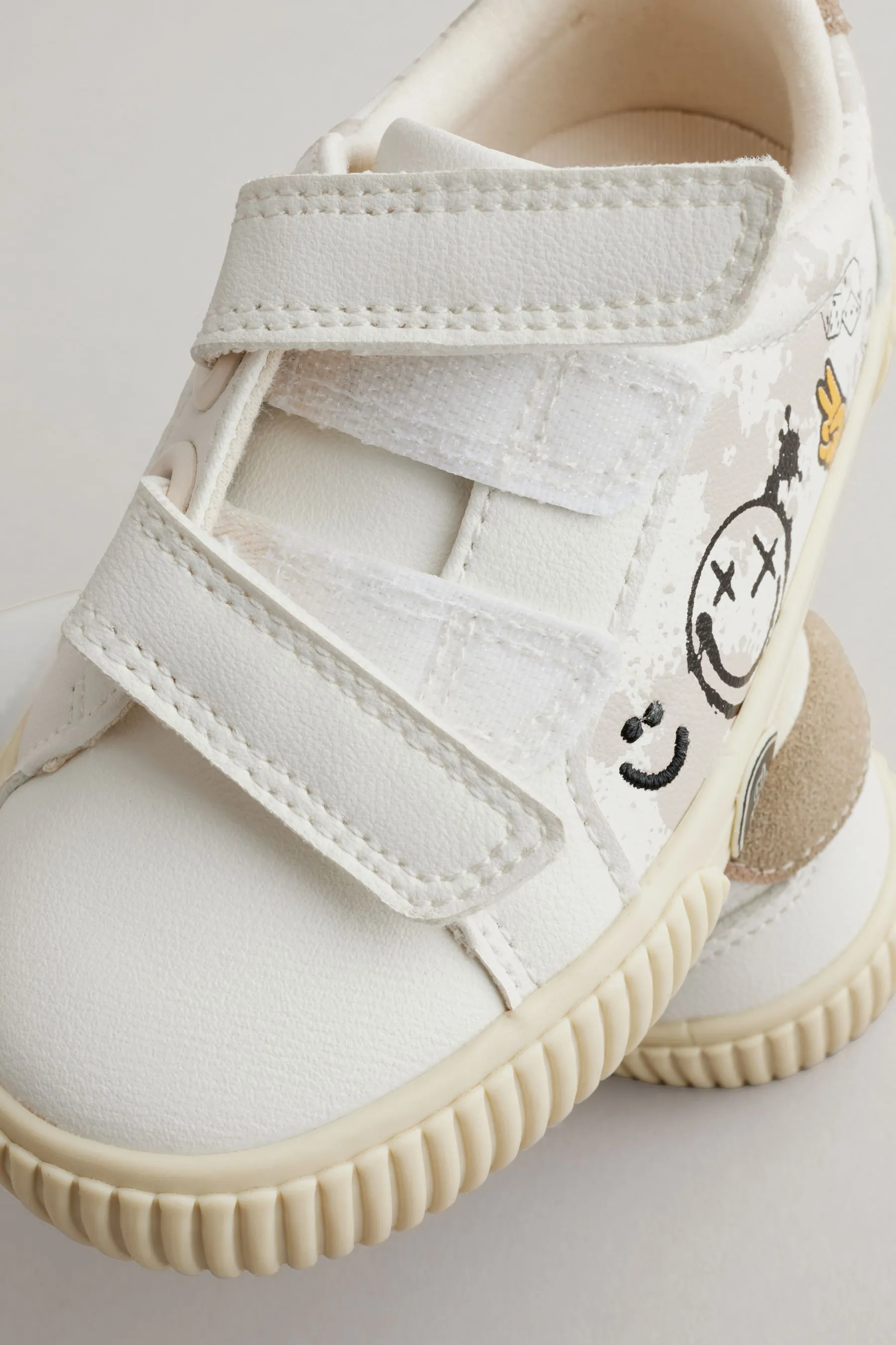 Scarpe con chiusura a strappo    