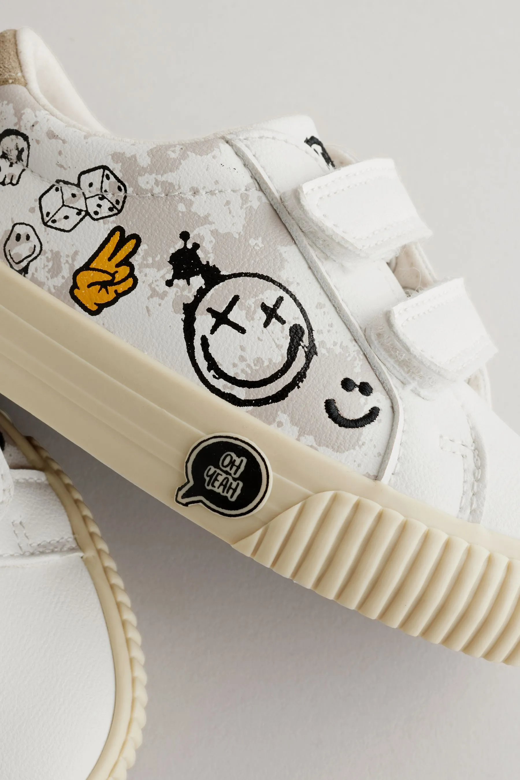 Scarpe con chiusura a strappo    