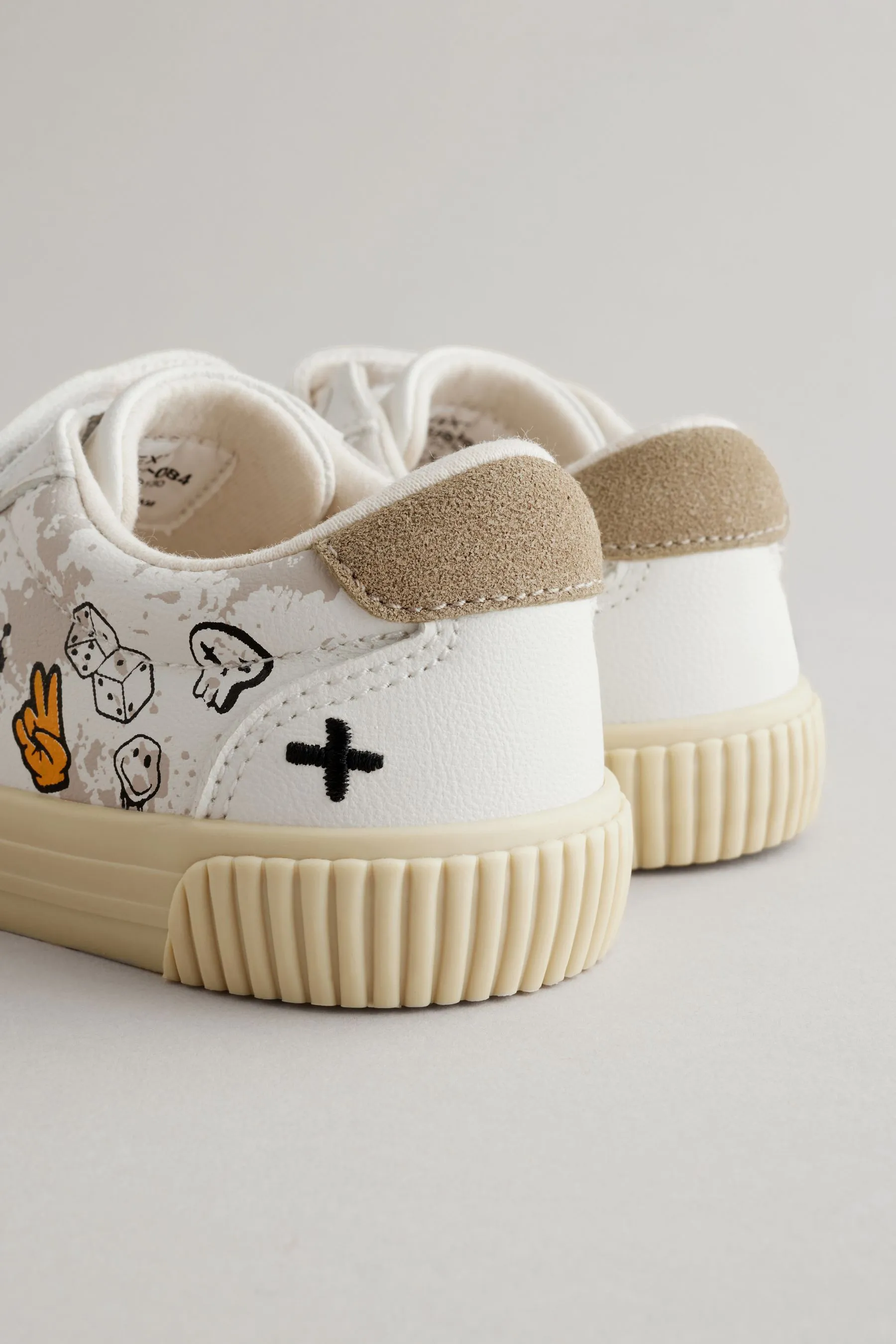 Scarpe con chiusura a strappo    