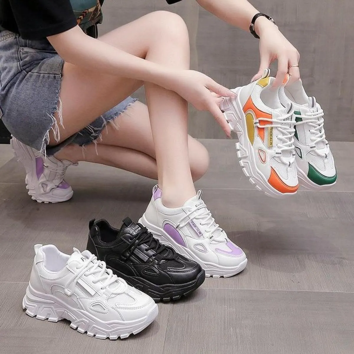 Scarpe da ginnastica con plateau da donna Scarpe da donna di nuovo stile Scarpe da studente Stringate Suola spessa Scarpe sporti