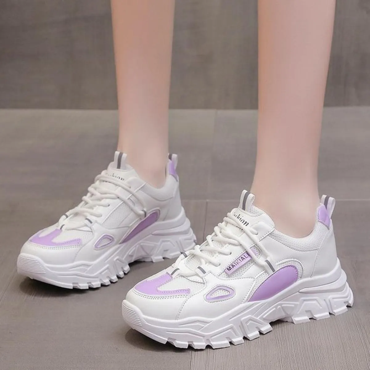 Scarpe da ginnastica con plateau da donna Scarpe da donna di nuovo stile Scarpe da studente Stringate Suola spessa Scarpe sporti