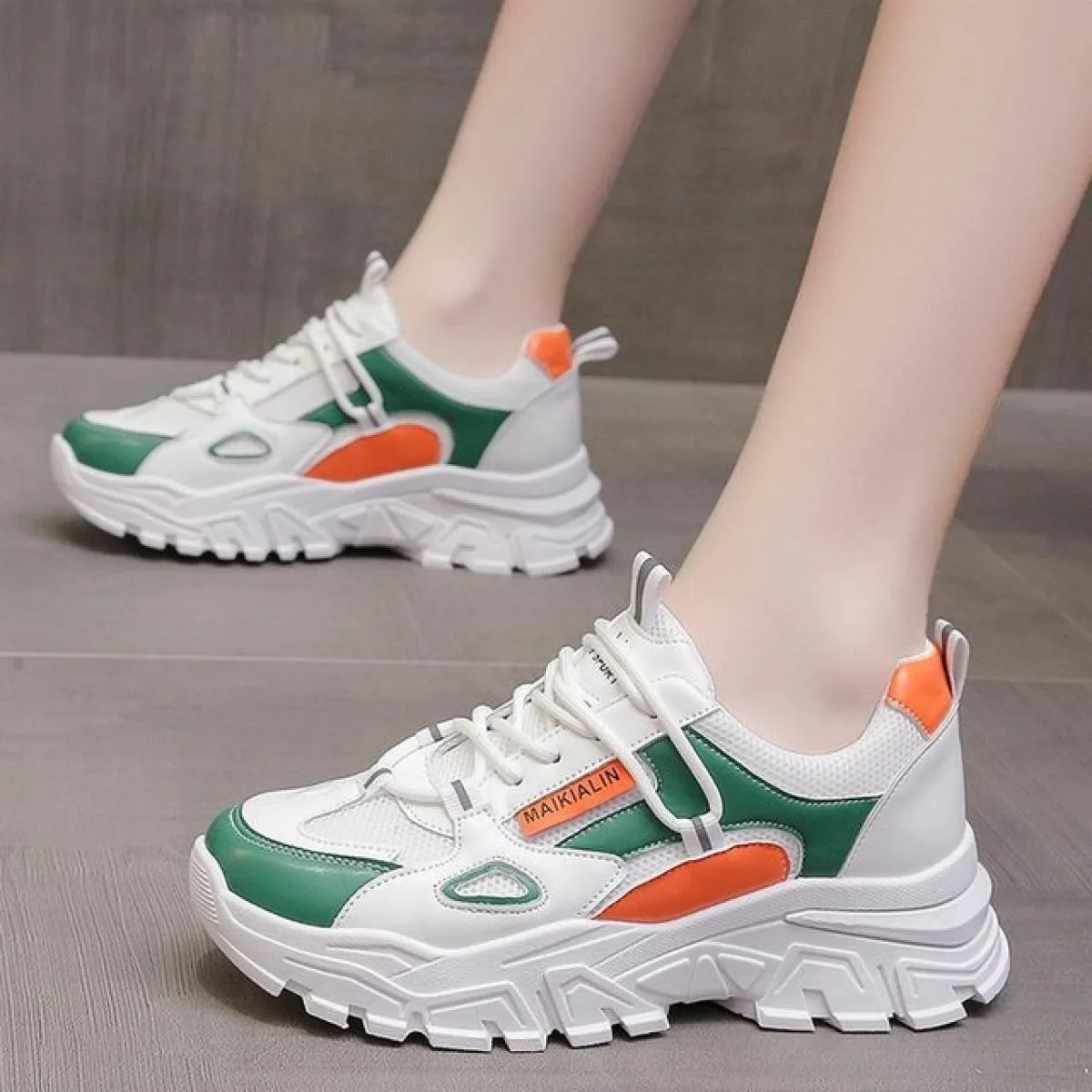 Scarpe da ginnastica con plateau da donna Scarpe da donna di nuovo stile Scarpe da studente Stringate Suola spessa Scarpe sporti