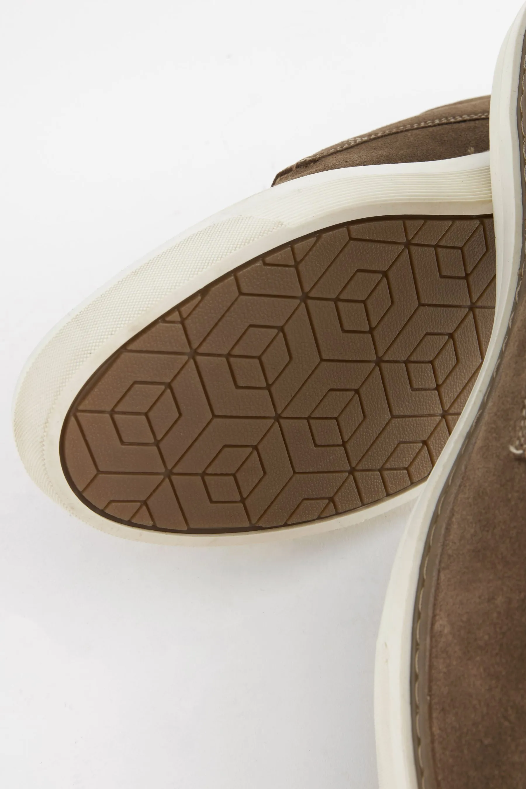 Scarpe derby scamosciata con suola sagomata    