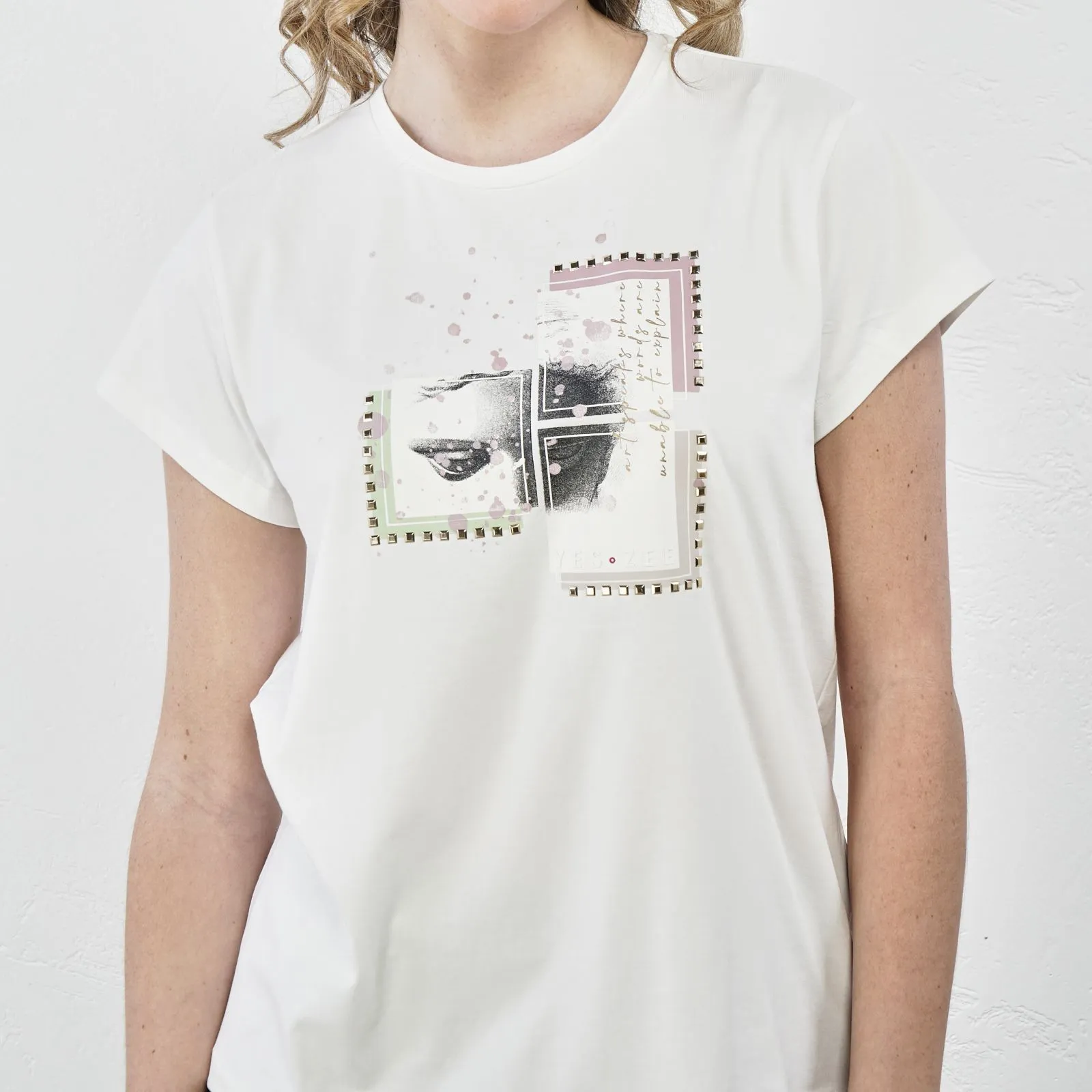 T-shirt bianca maniche corte con stampa con borchie