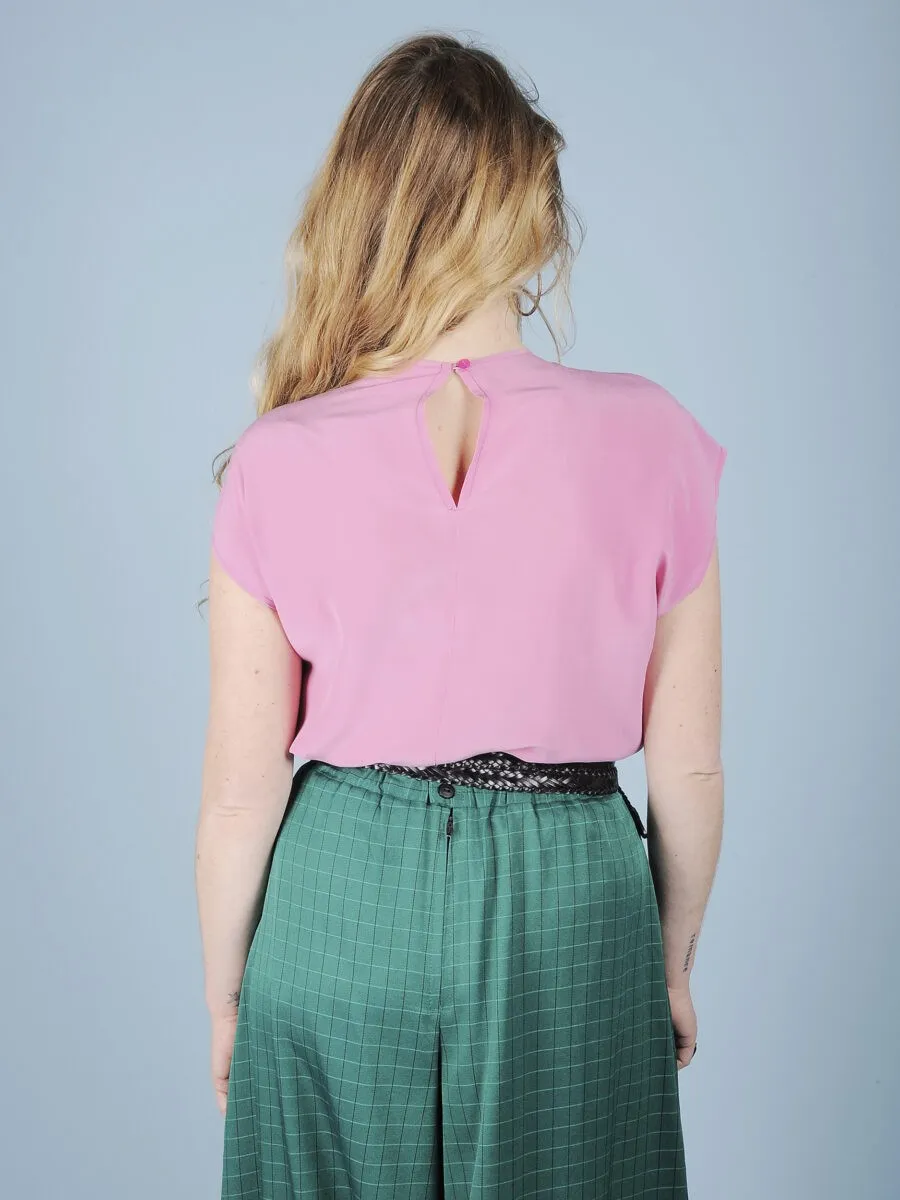 Top in pura seta rosa blush con pieghe